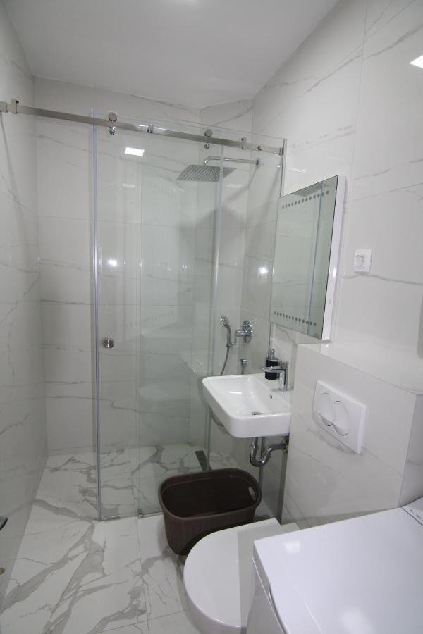 Apartments Lora Zmajeva, 7 Budva Bagian luar foto