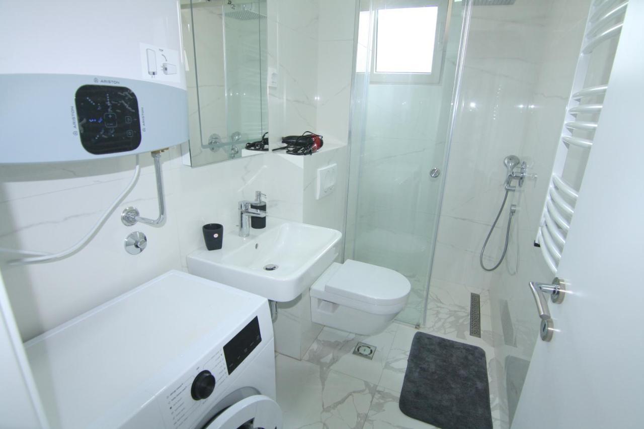 Apartments Lora Zmajeva, 7 Budva Bagian luar foto