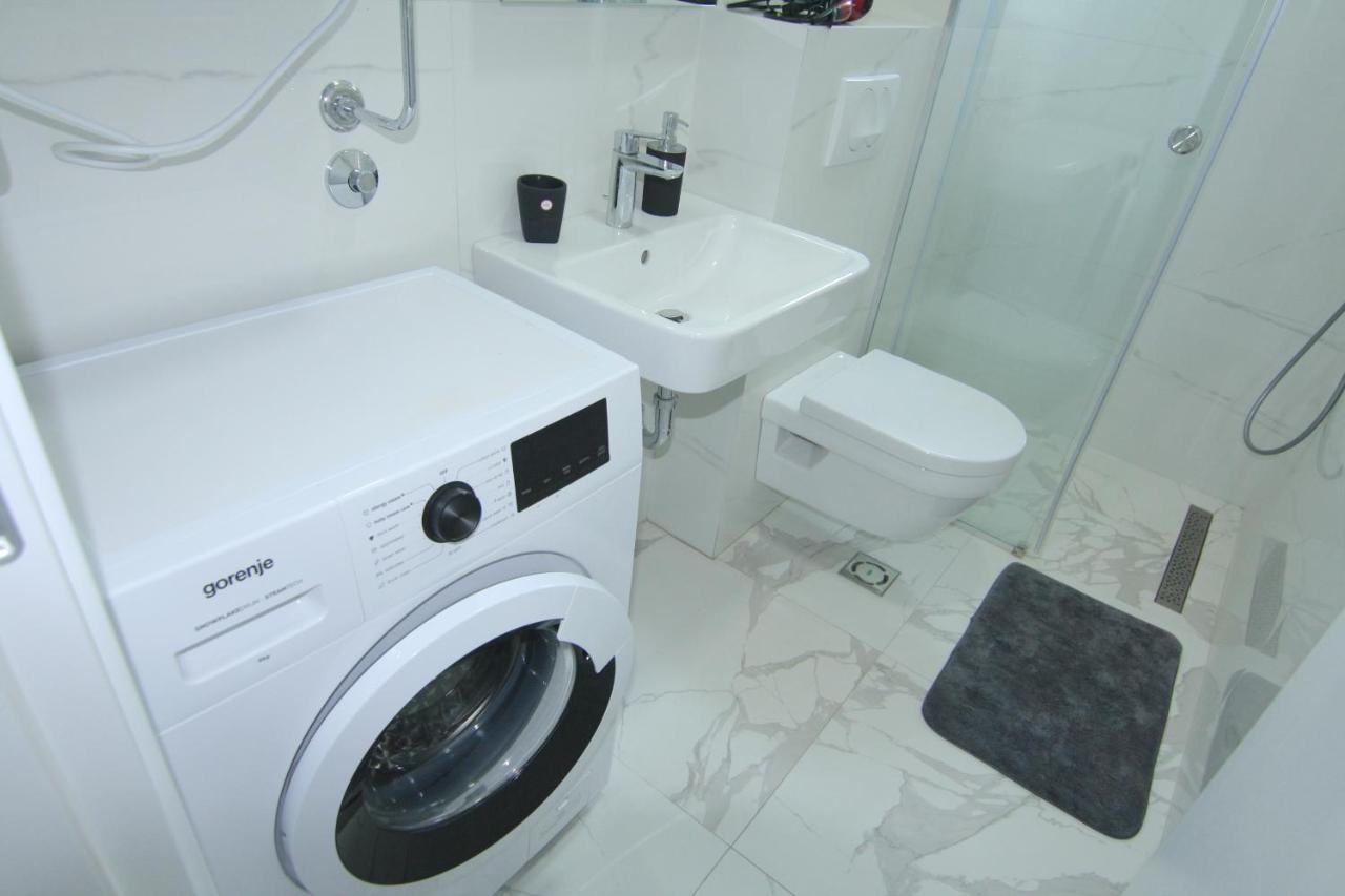Apartments Lora Zmajeva, 7 Budva Bagian luar foto