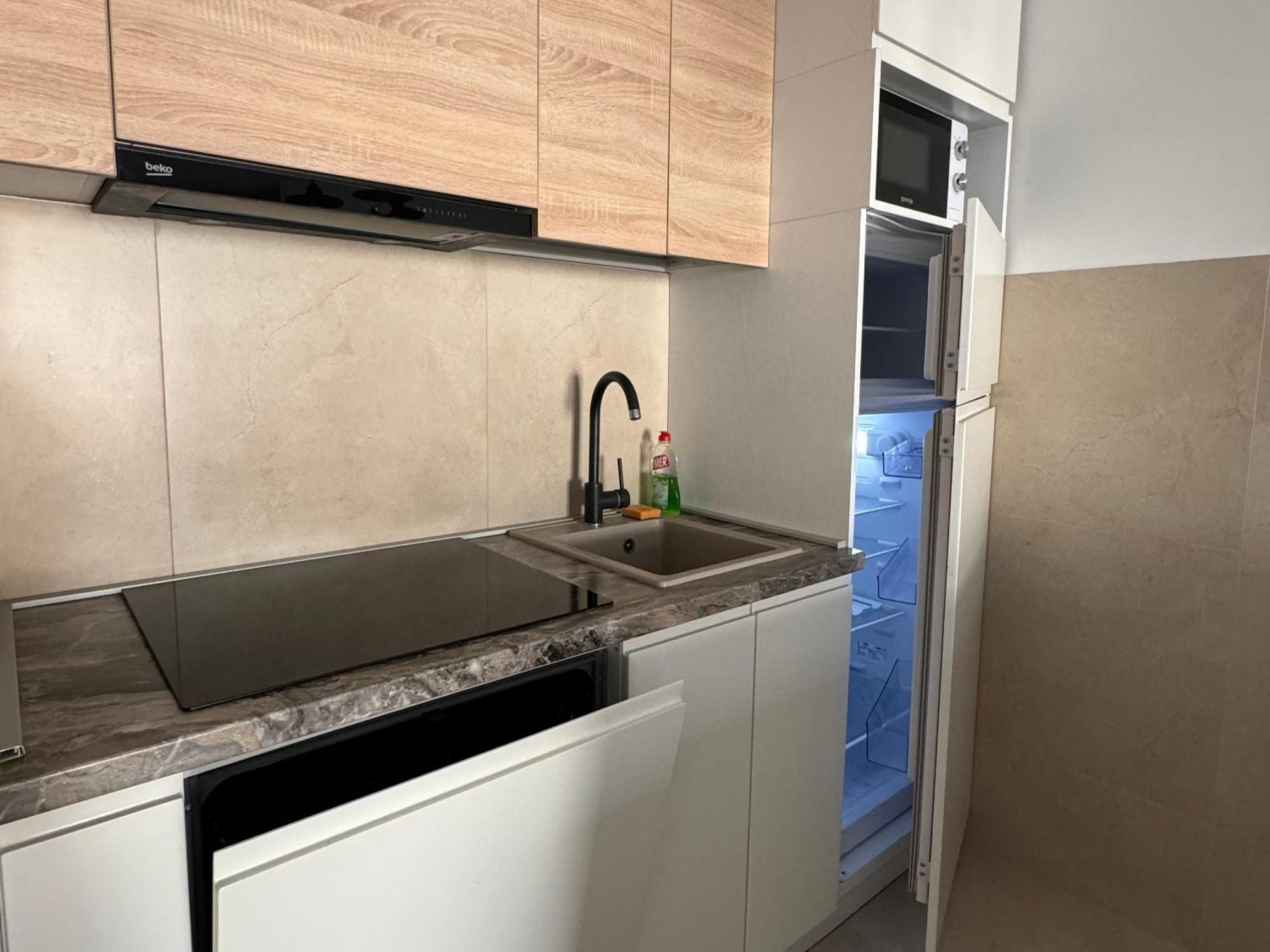 Apartments Lora Zmajeva, 7 Budva Bagian luar foto